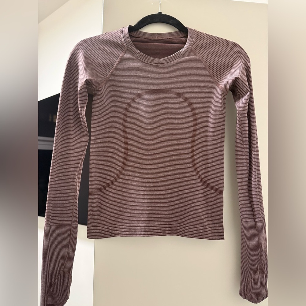 Lululemon Women's Long Sleeve Ribbed Top like new